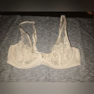 Victoria Secret Body By Victoria Cream Floral Lace Demi Underwire Bra 32C